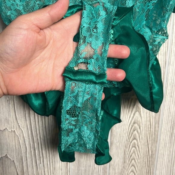 VTG VICTORIA'S SECRET GOLD LABEL GREEN LACE SATIN RUFFLE ONE PIECE TEDDY*XS - Picture 3 of 6